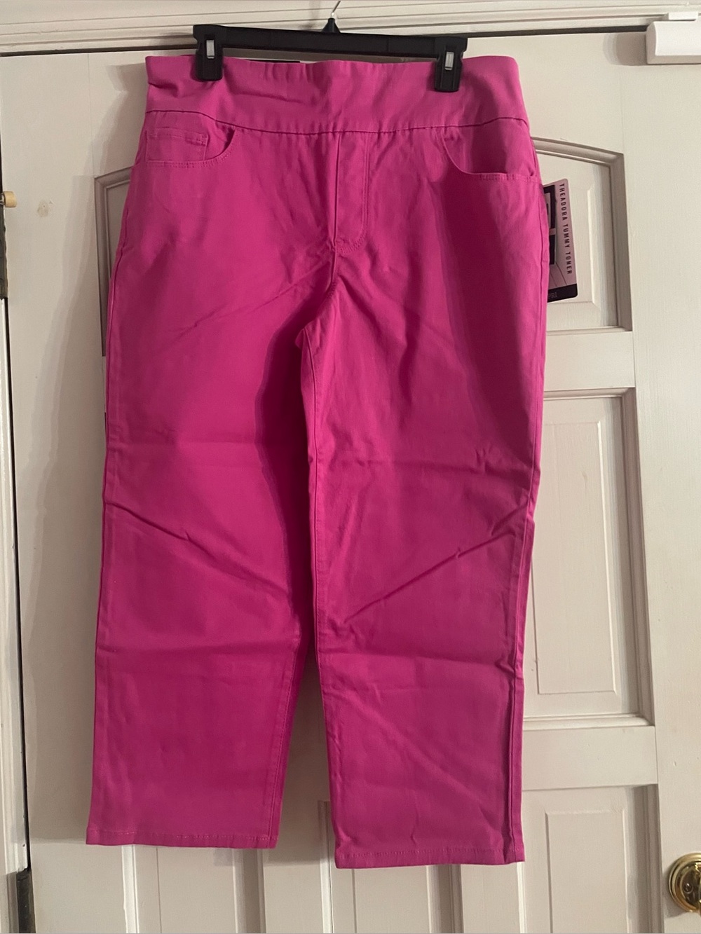 Bandolino Hot Pink Capris